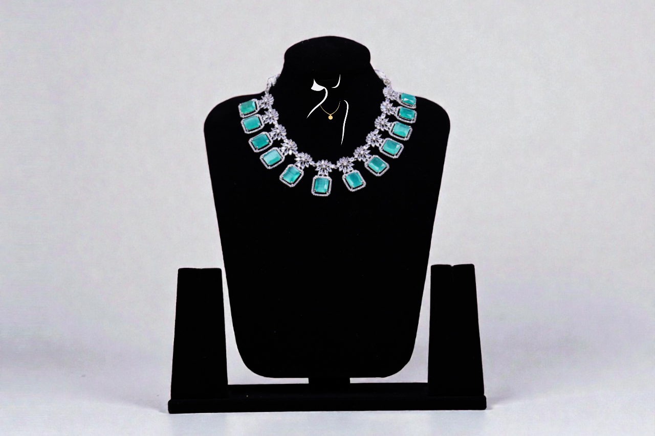 Platinum Flower with Square Design Neckless