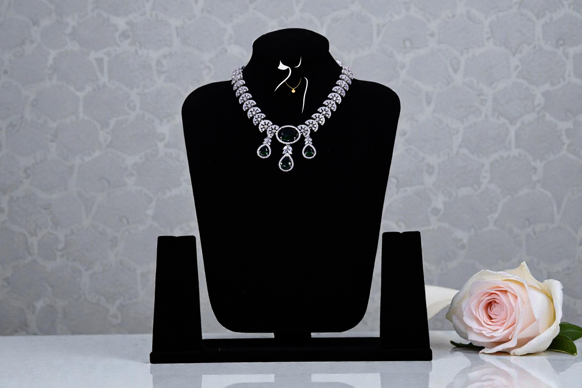 Platinum Moon Neckless Set