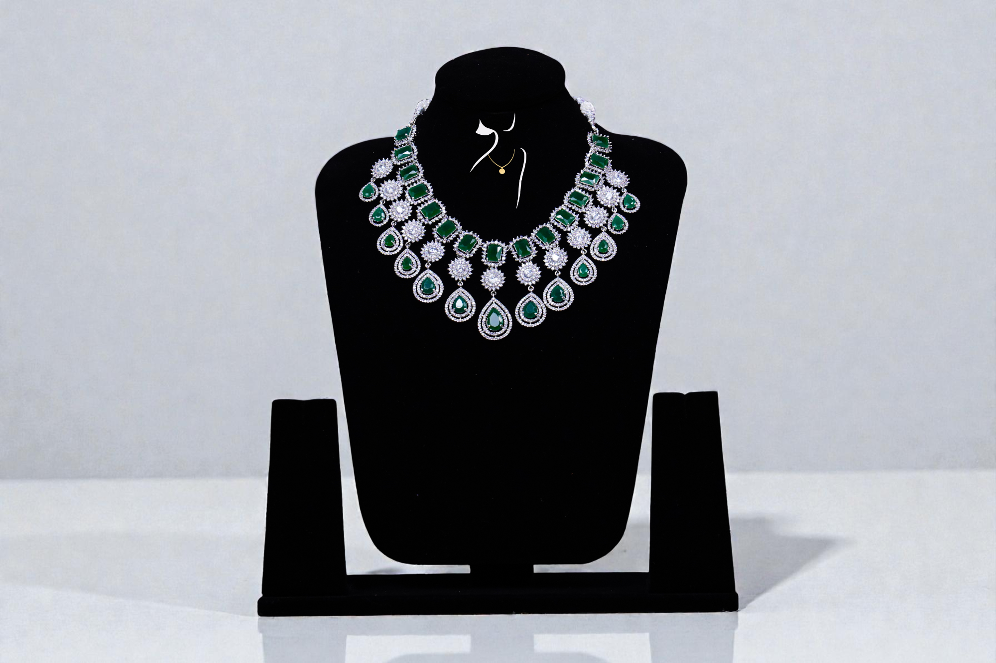 Platinum Square Round neck Neckless White