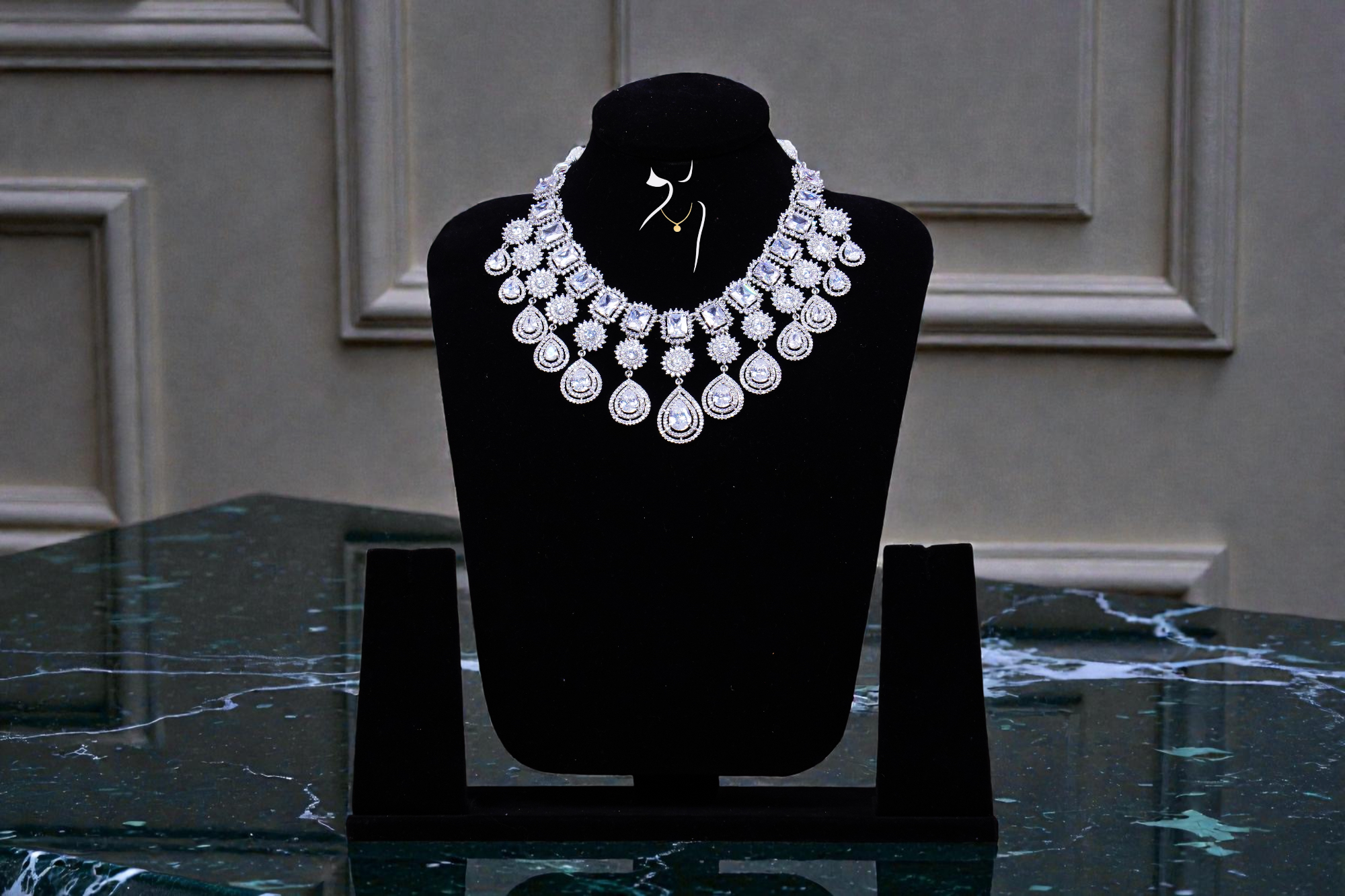 Platinum Square Round neck Neckless White