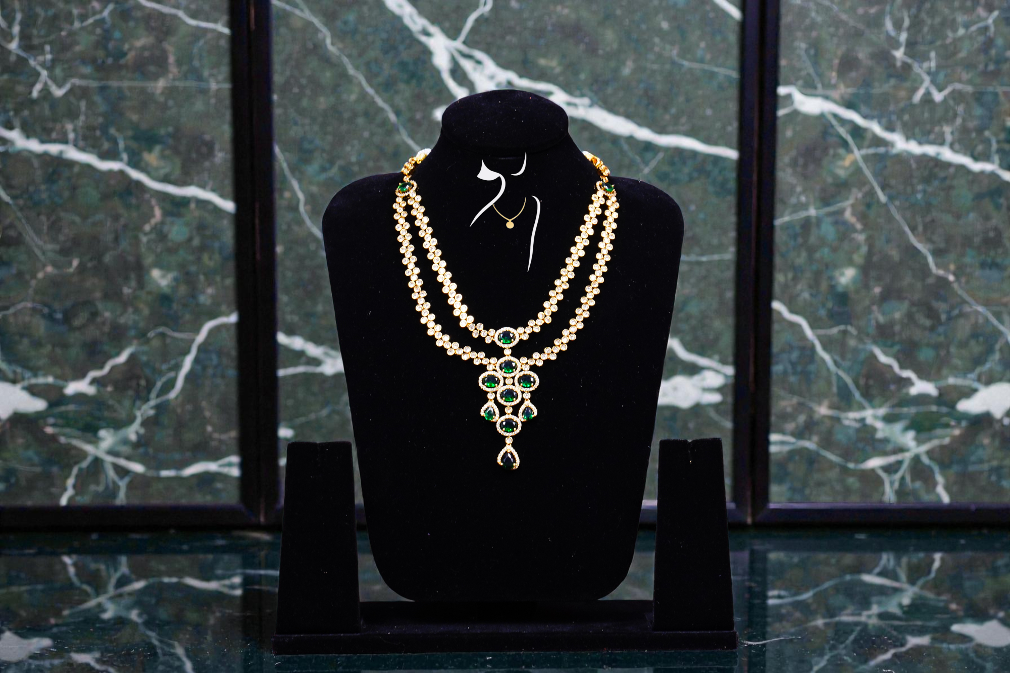 Victorian Two layers Green Stone Neckless